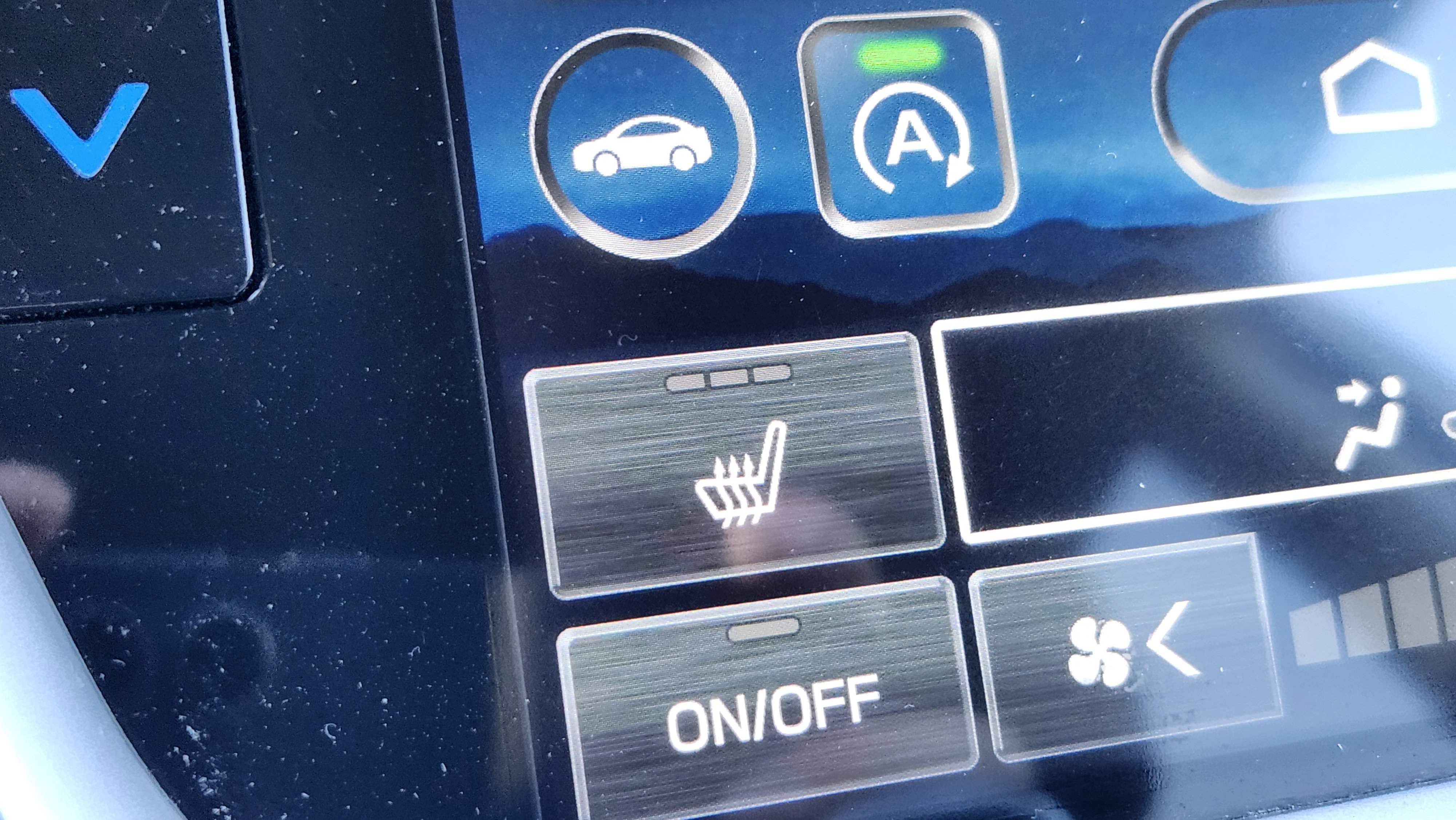 Used 2024 Subaru Outback Premium image 25