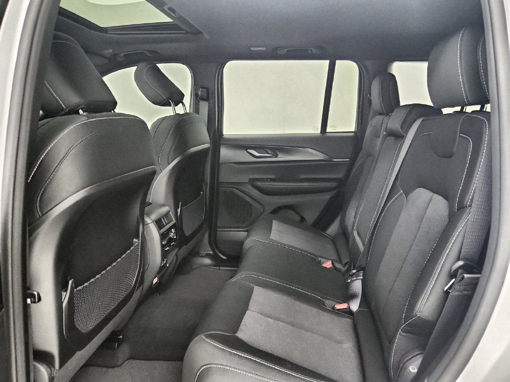 New 2026 Jeep Grand Cherokee Laredo X AWD/4WD image 29