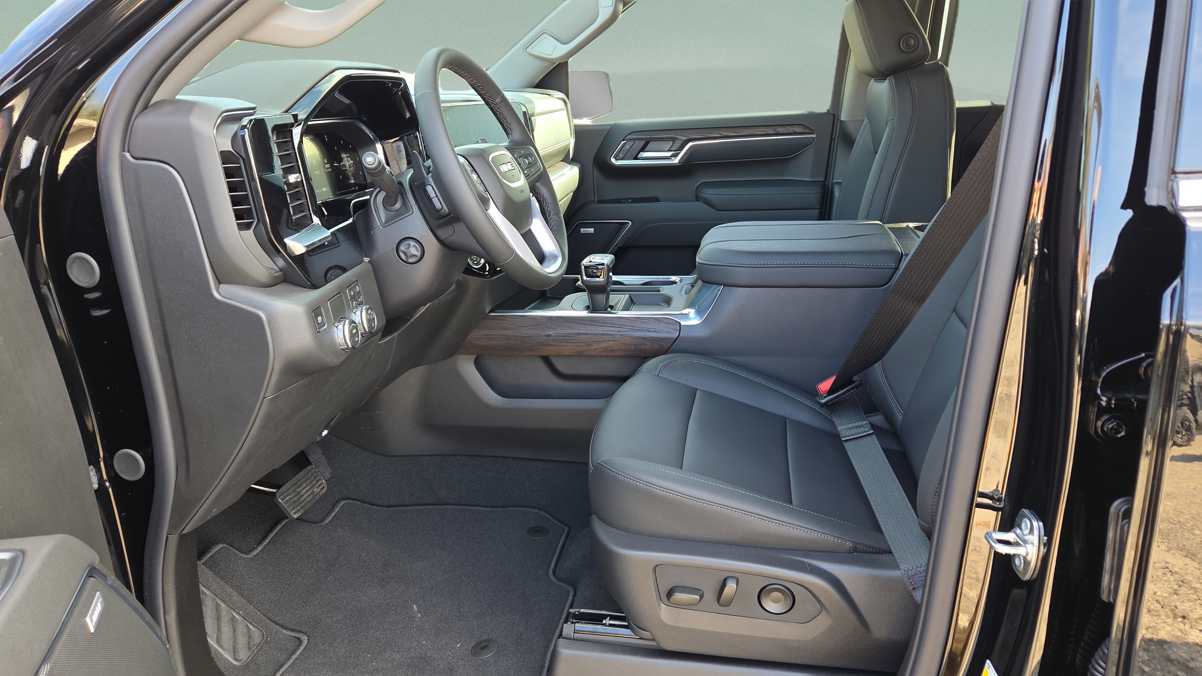 New 2026 GMC Sierra 1500 SLT w/ SLT Premium Package RWD image 19