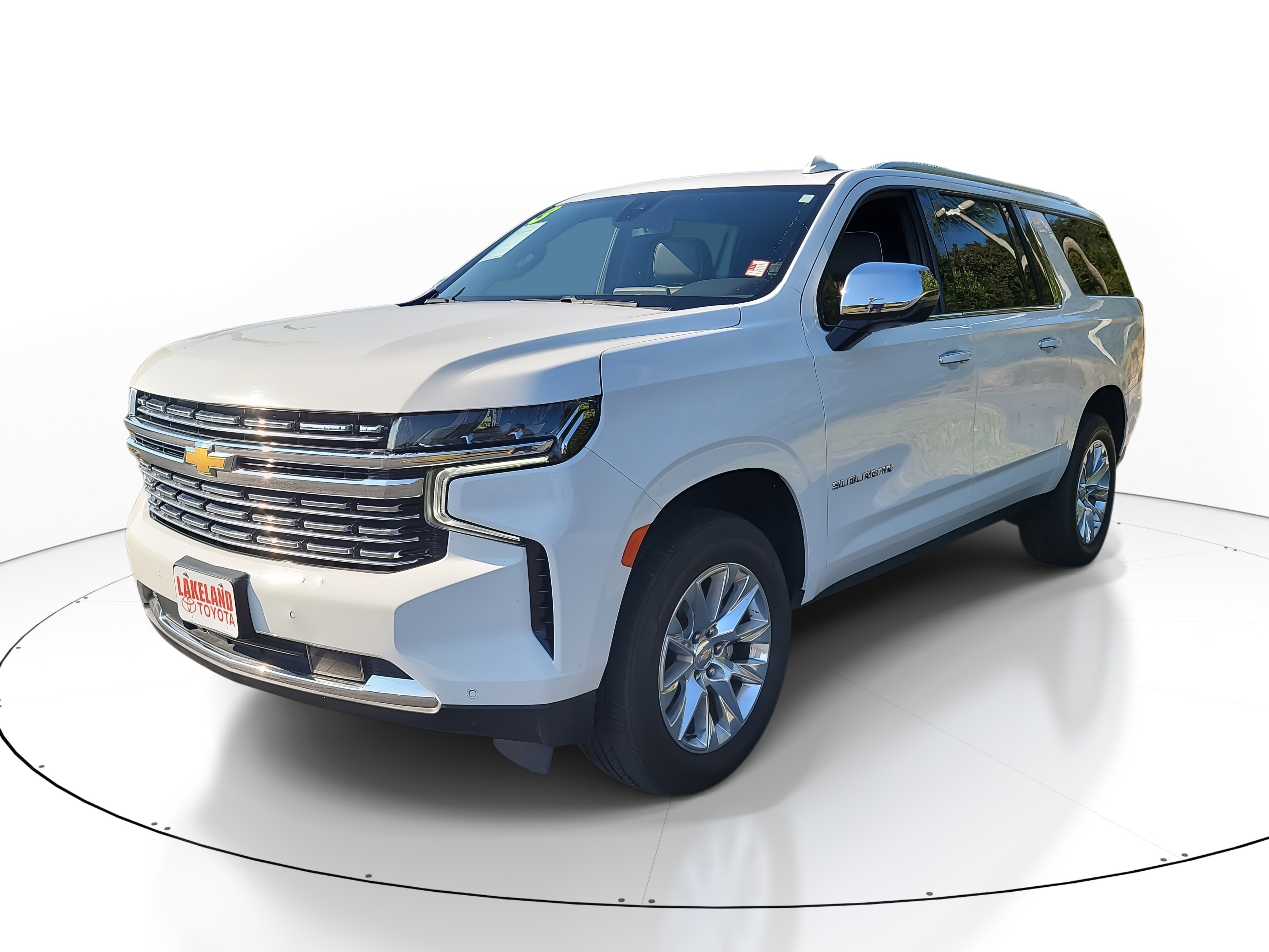 Used 2023 Chevrolet Suburban Premier image 3