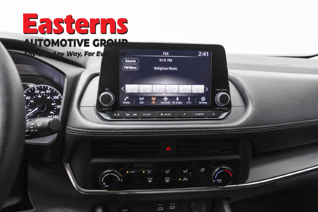 Used 2024 Nissan Rogue S AWD/4WD image 14