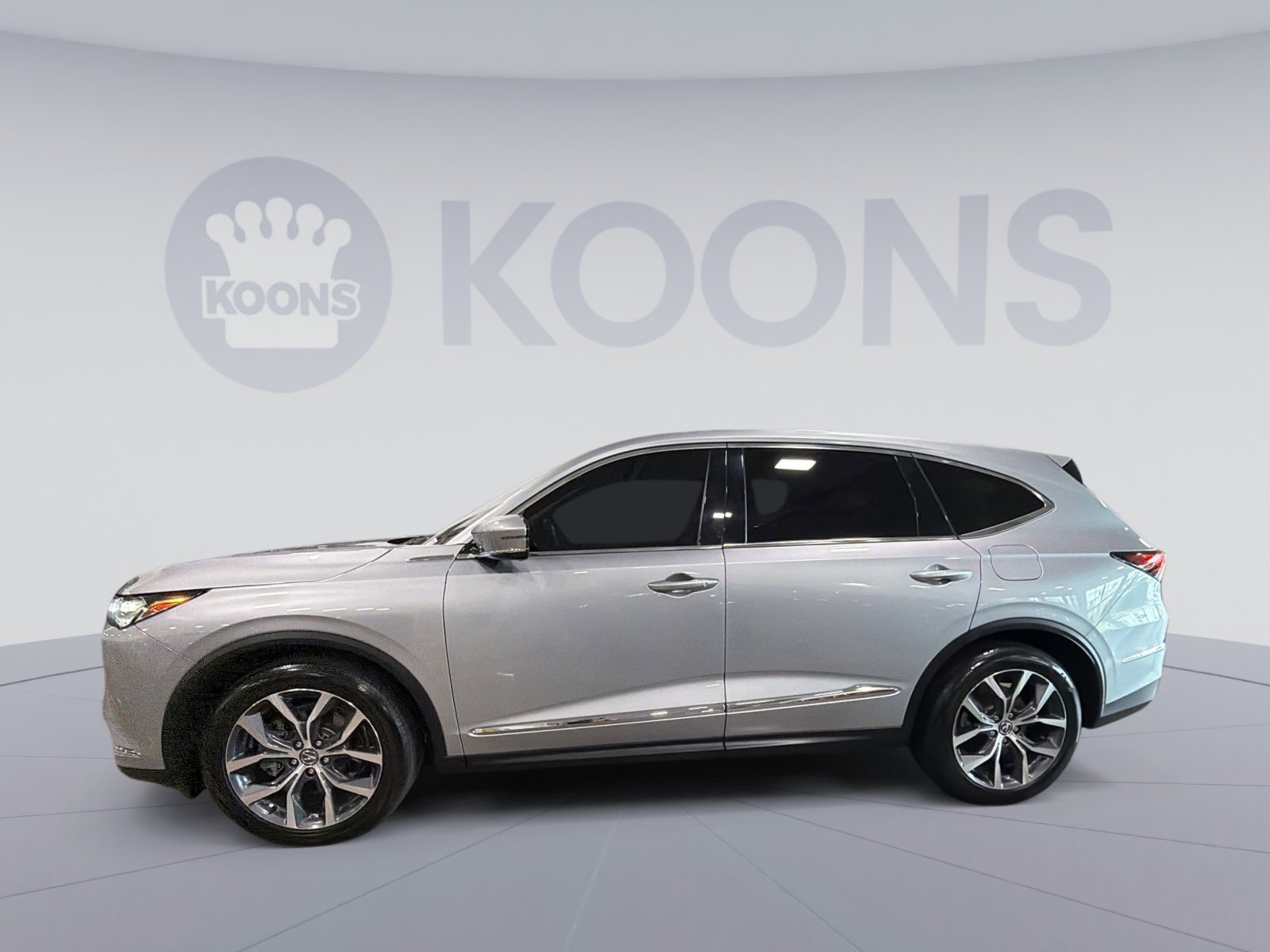 Used 2023 Acura MDX SH-AWD w/ Technology Package image 2