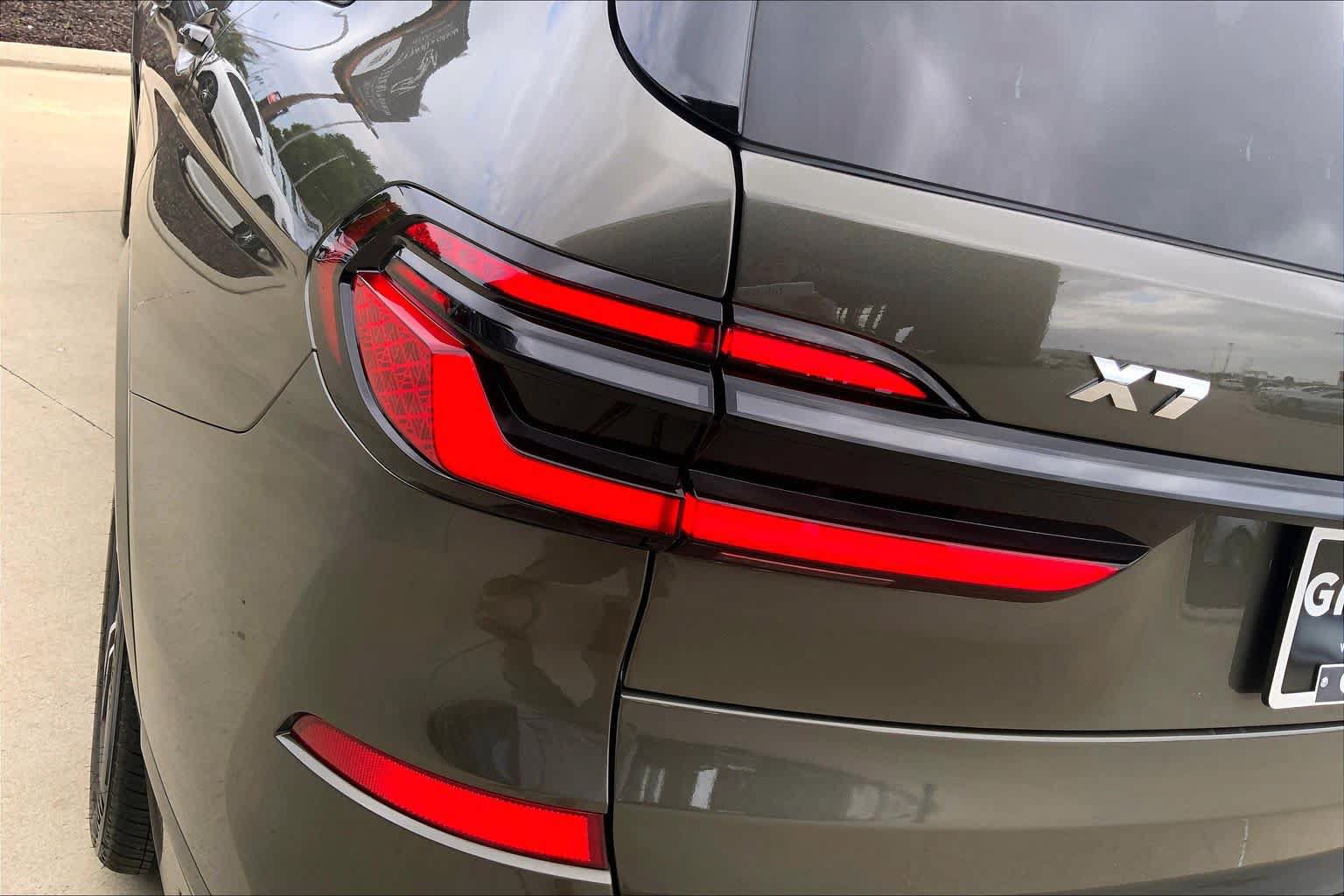 Used 2025 BMW X7 M60i AWD/4WD image 48