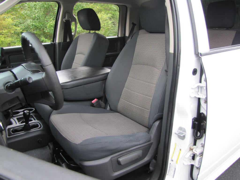 Used 2012 RAM 3500 ST w/ Chrome Appearance Group AWD/4WD image 14
