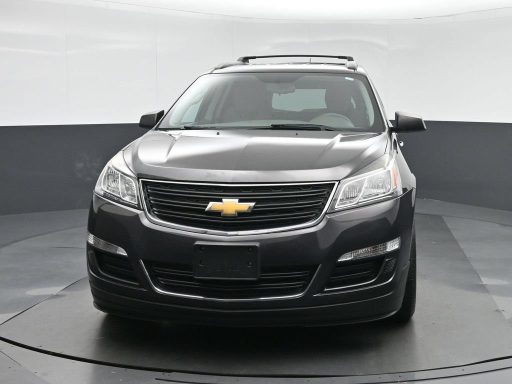 Used 2016 Chevrolet Traverse LS FWD image 2