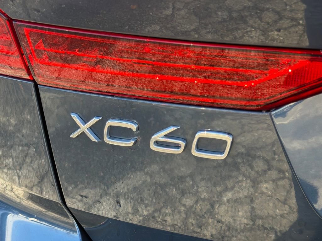 Used 2020 Volvo XC60 T6 Momentum image 24