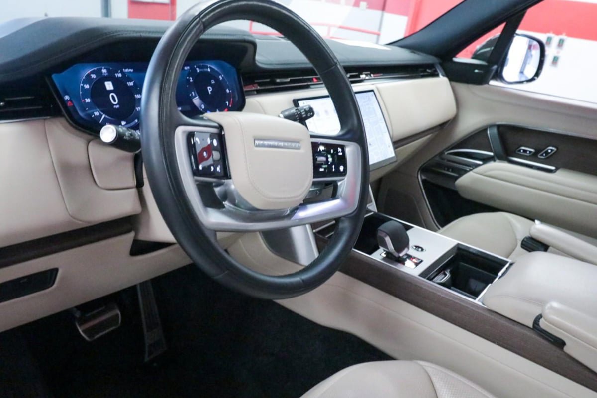 Used 2024 Land Rover Range Rover SE AWD/4WD image 14