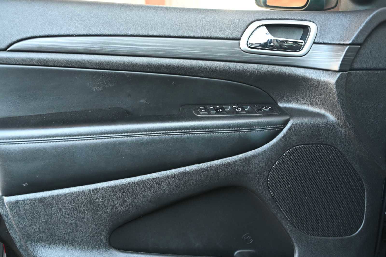 Used 2019 Jeep Grand Cherokee Altitude image 16