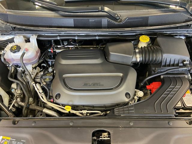 Certified 2024 Chrysler Pacifica Touring-L image 30
