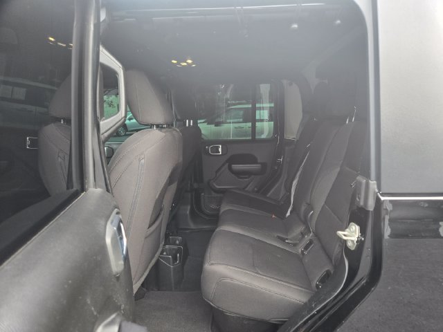 Used 2023 Jeep Gladiator Sport AWD/4WD image 18