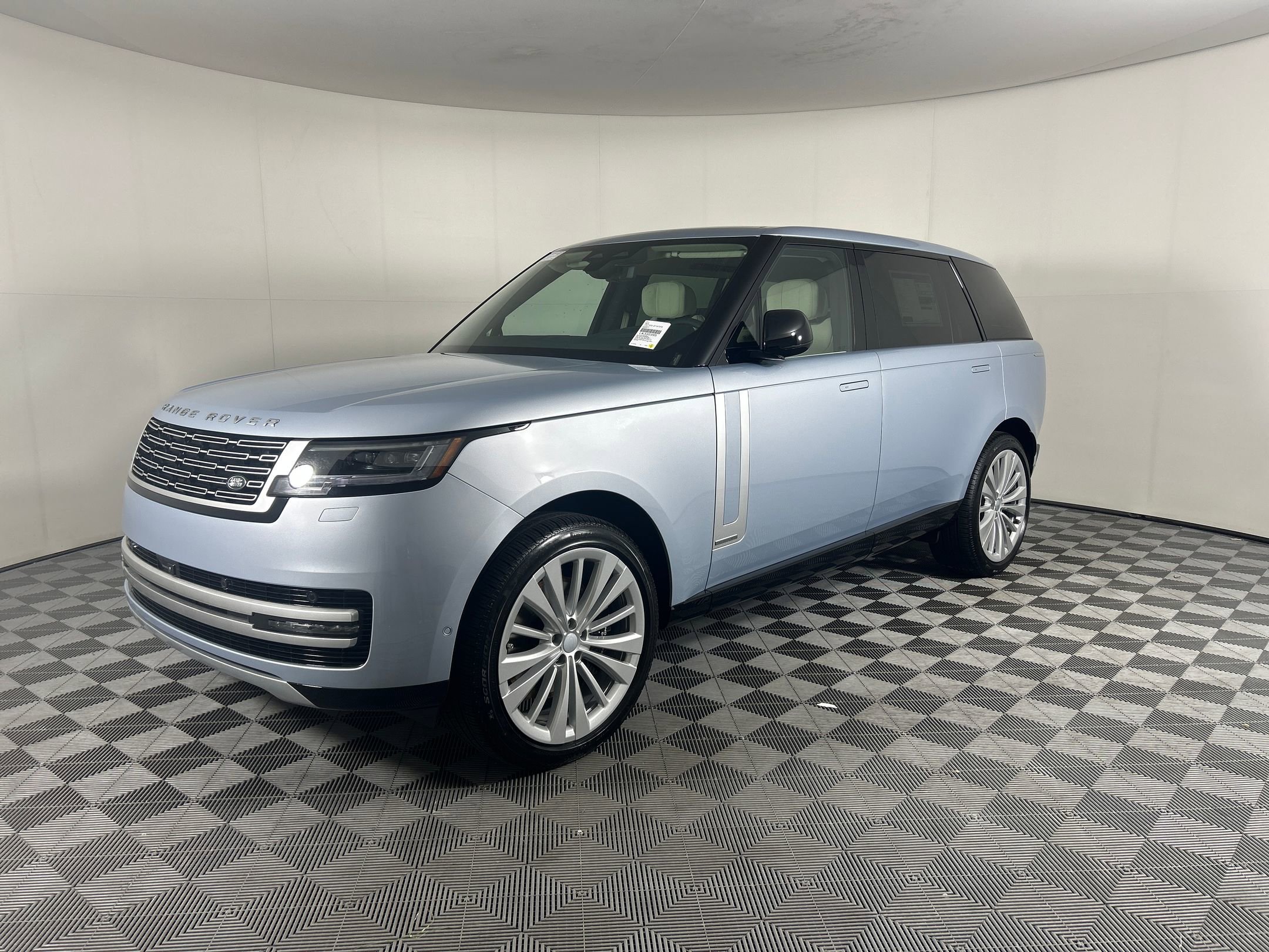 New 2025 Land Rover Range Rover Long Wheelbase Autobiography image 1