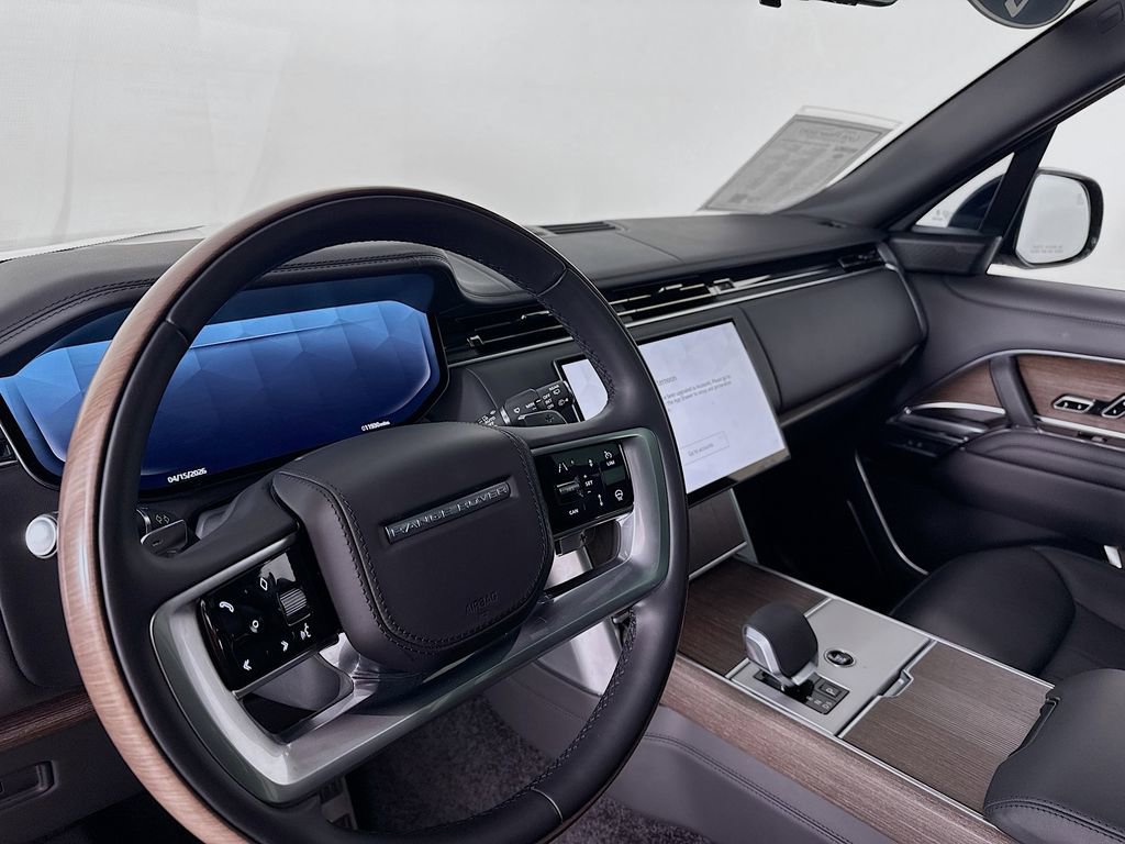 Certified 2025 Land Rover Range Rover Long Wheelbase Autobiography AWD/4WD image 4