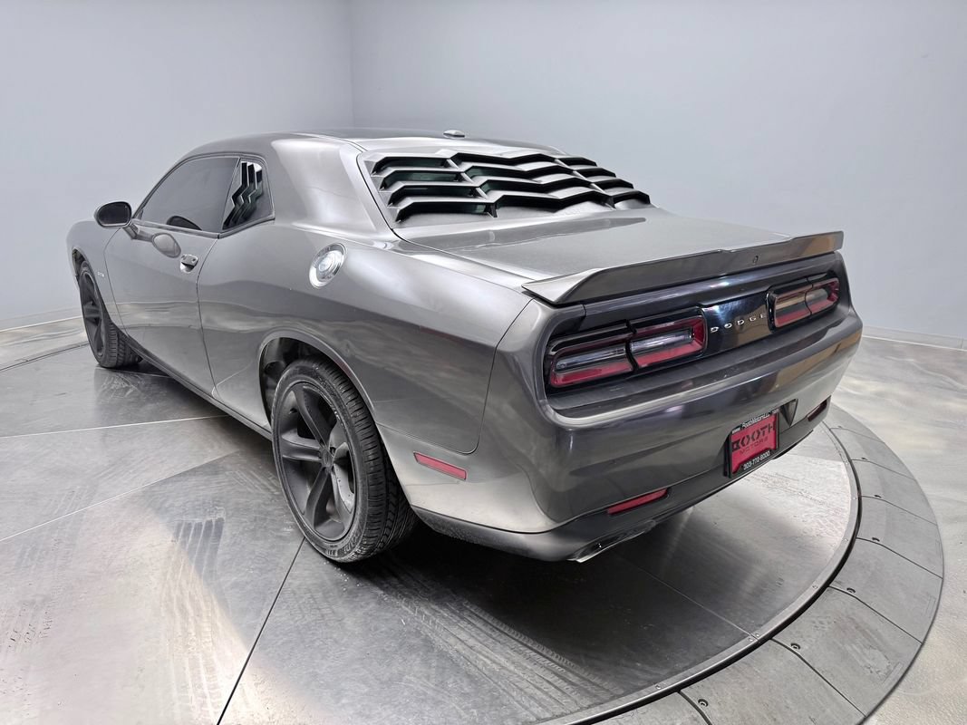 Used 2018 Dodge Challenger R/T RWD image 7