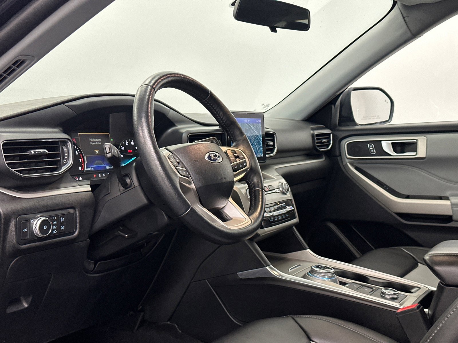 Used 2022 Ford Explorer XLT w/ Equipment Group 202A image 15