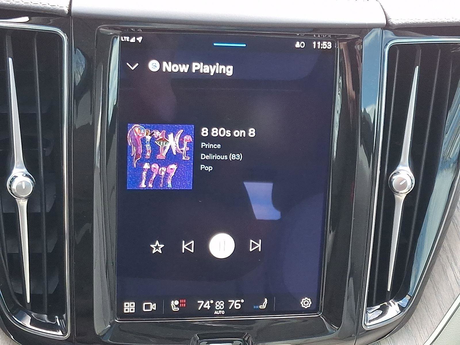 Certified 2023 Volvo XC60 T8 Ultimate w/ Protection Package Premier image 18