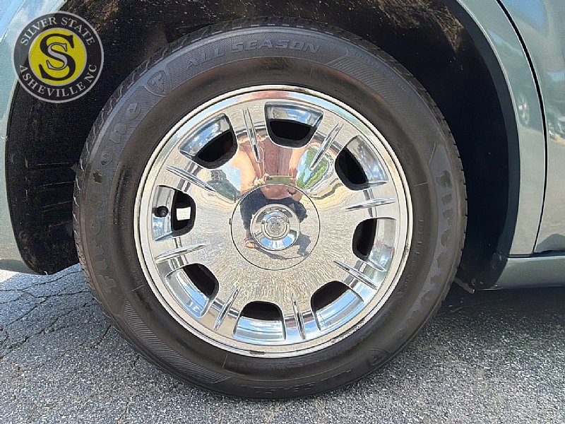 Used 2005 Chrysler 300 Touring RWD image 9