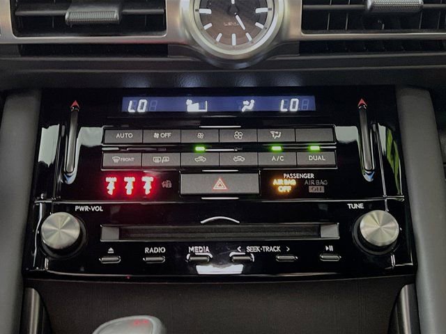 Used 2022 Lexus IS 300 300 image 23