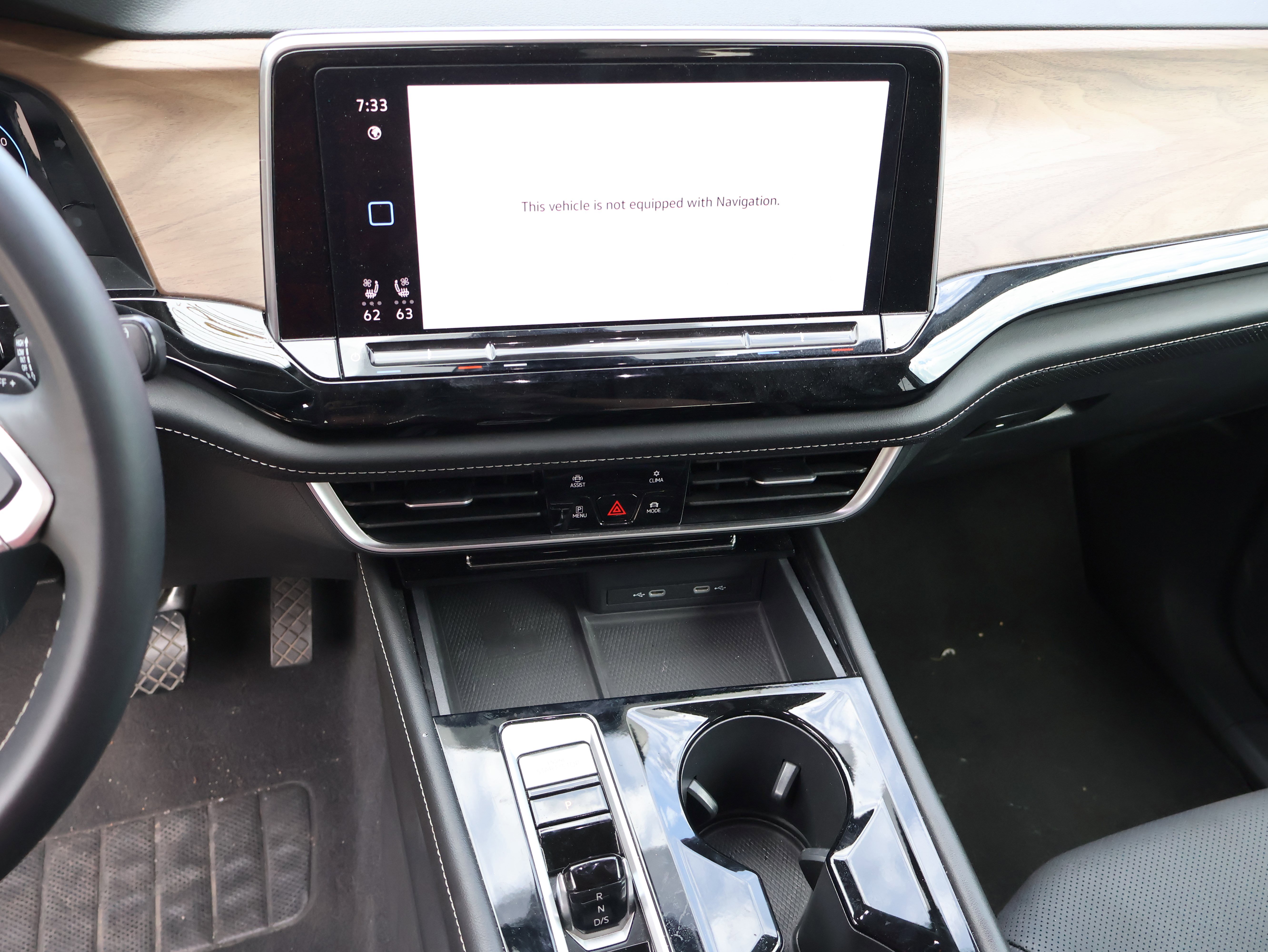 Used 2024 Volkswagen Atlas SE image 46