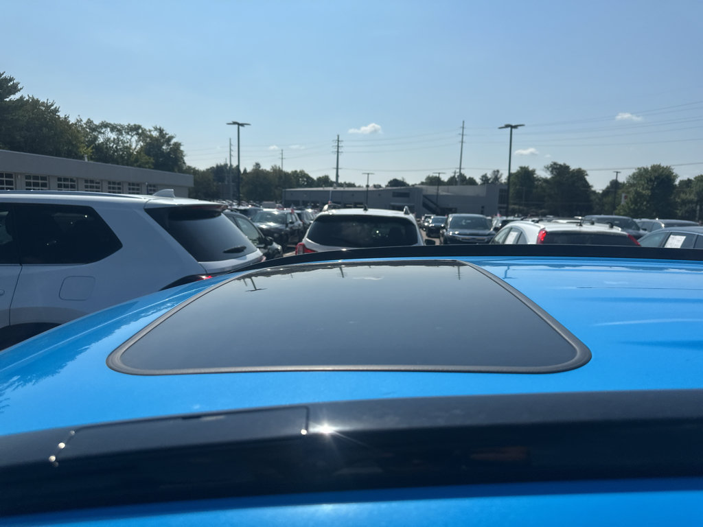 Used 2020 Toyota RAV4 XLE w/ Convenience Package FWD image 5