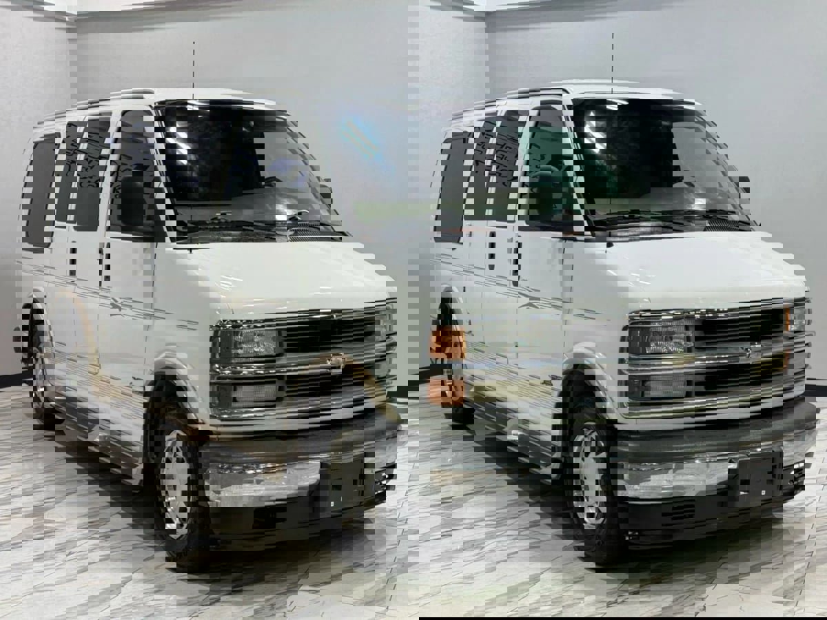 Used 2002 Chevrolet Express 1500 w/ LS Preferred Equipment Group image 4