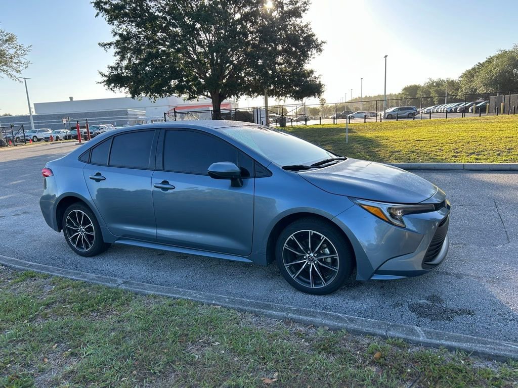 Used 2025 Toyota Corolla LE FWD image 7
