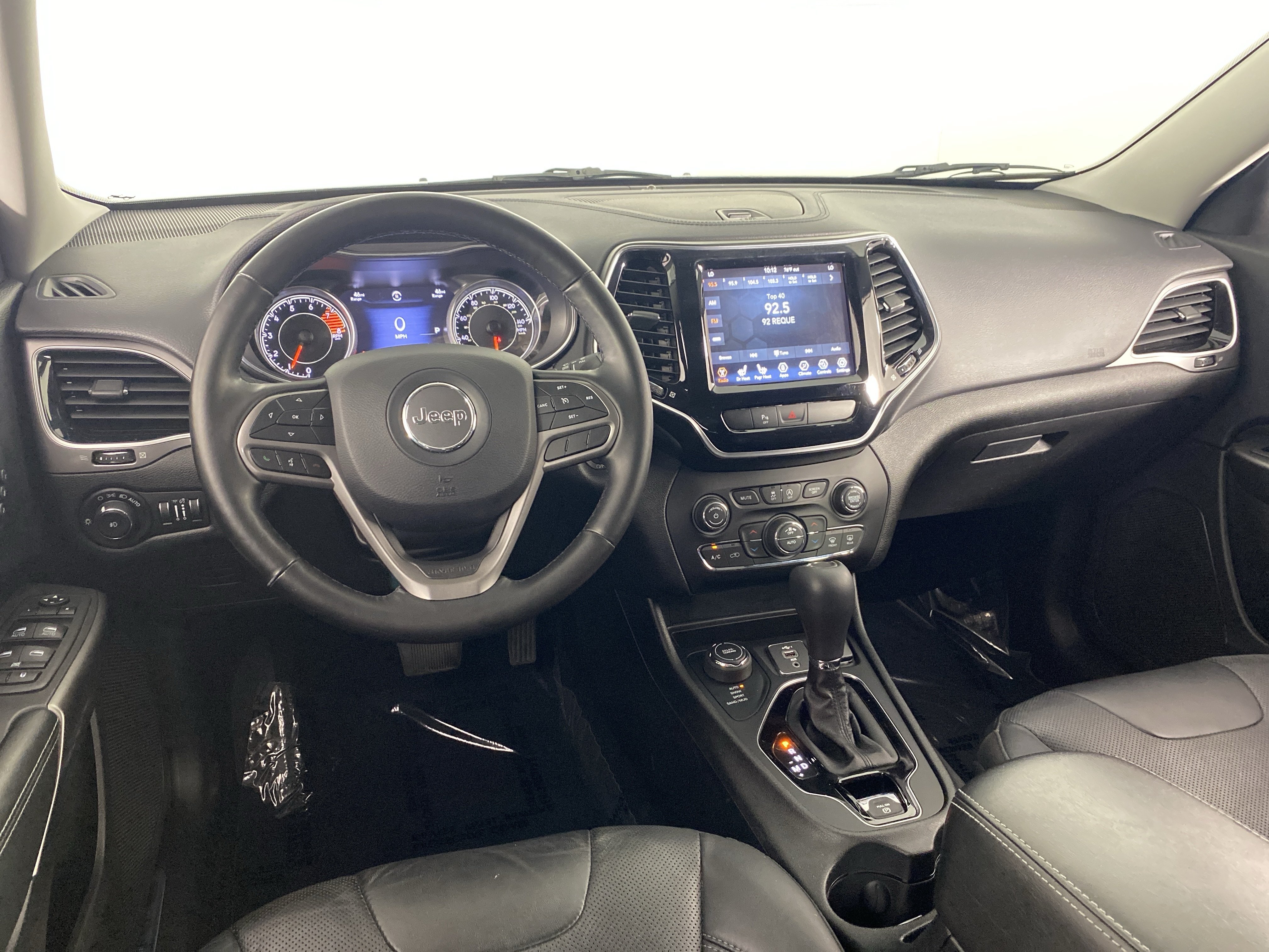 Used 2020 Jeep Cherokee Limited AWD/4WD image 18