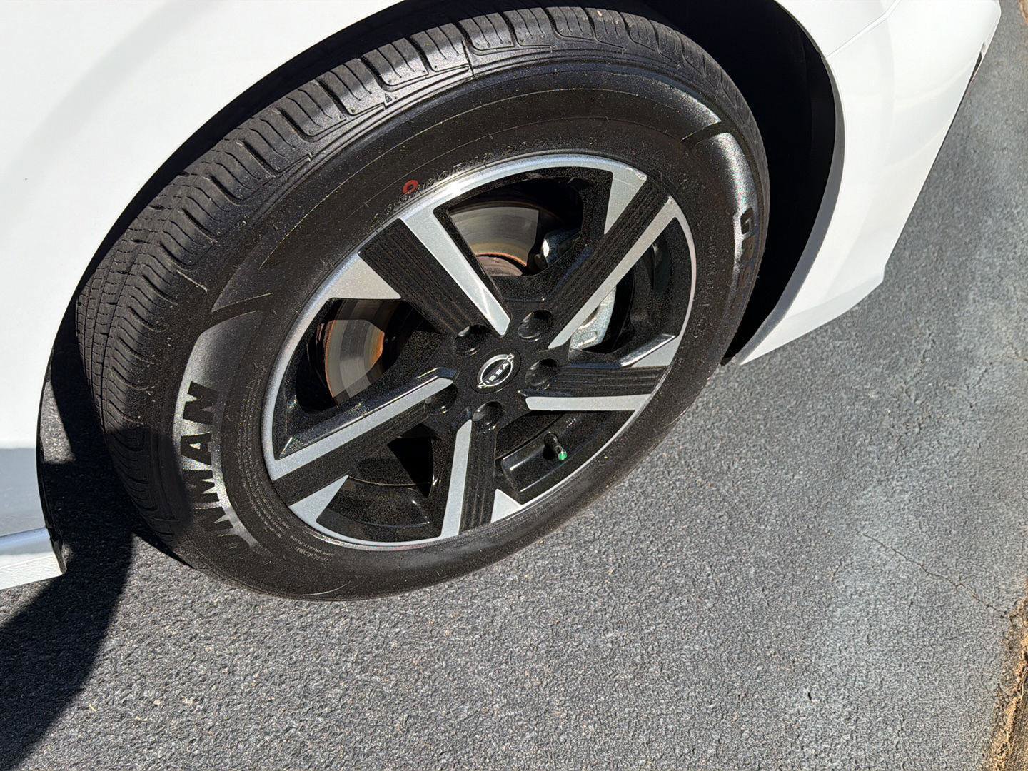 Used 2024 Nissan Sentra SV image 38