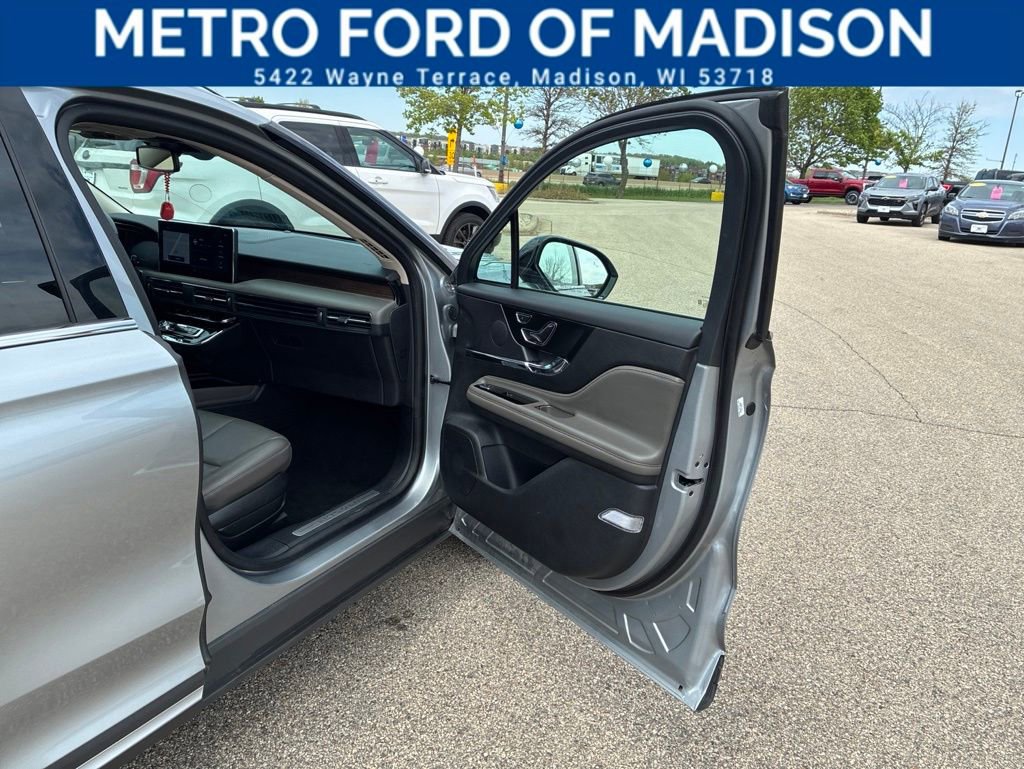Used 2023 Lincoln Corsair Reserve AWD/4WD image 33