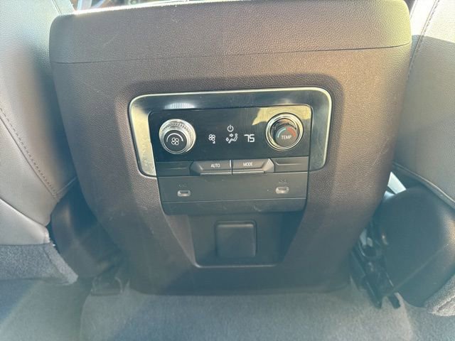 Used 2021 GMC Yukon SLT image 28