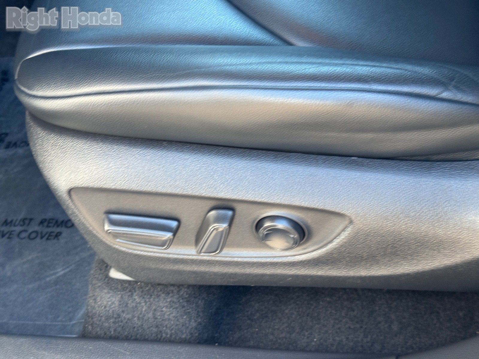 Used 2023 Toyota Highlander XLE image 19