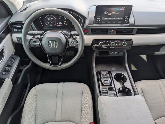 Used 2023 Honda Pilot LX image 6