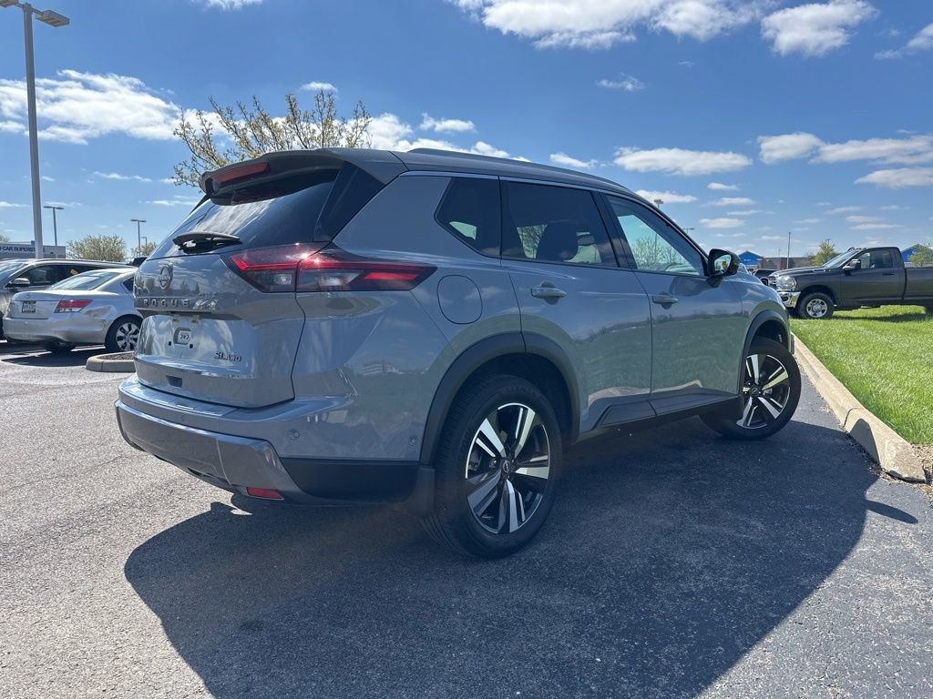 Used 2025 Nissan Rogue SL image 12