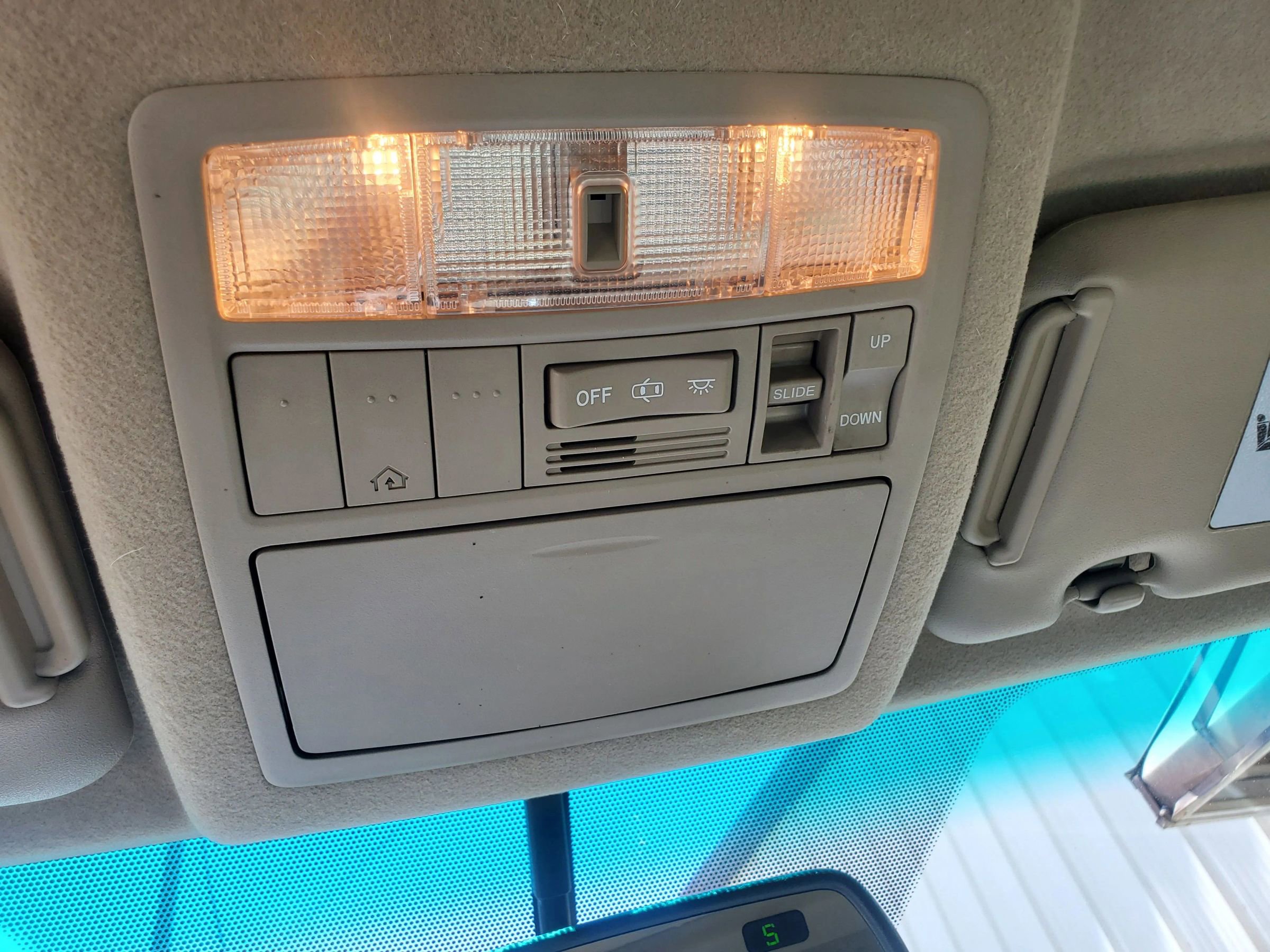 Used 2011 Toyota Highlander Limited w/ Tow Pkg FWD image 48