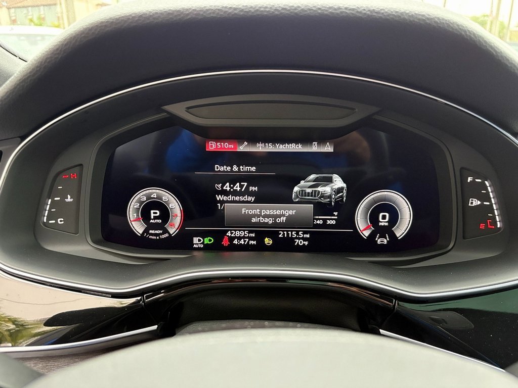 Used 2023 Audi Q8 Premium image 27