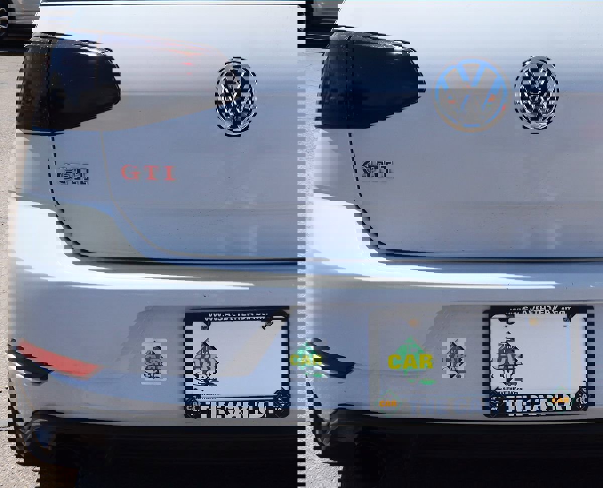 Used 2019 Volkswagen GTI SE w/ SE Experience Package image 19