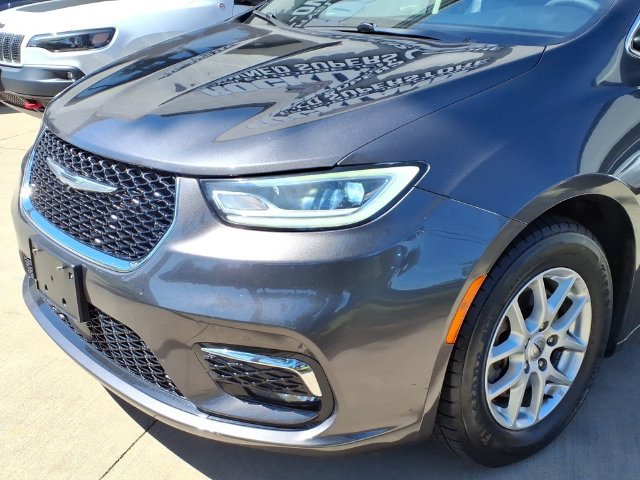 Used 2022 Chrysler Pacifica Touring-L FWD image 8