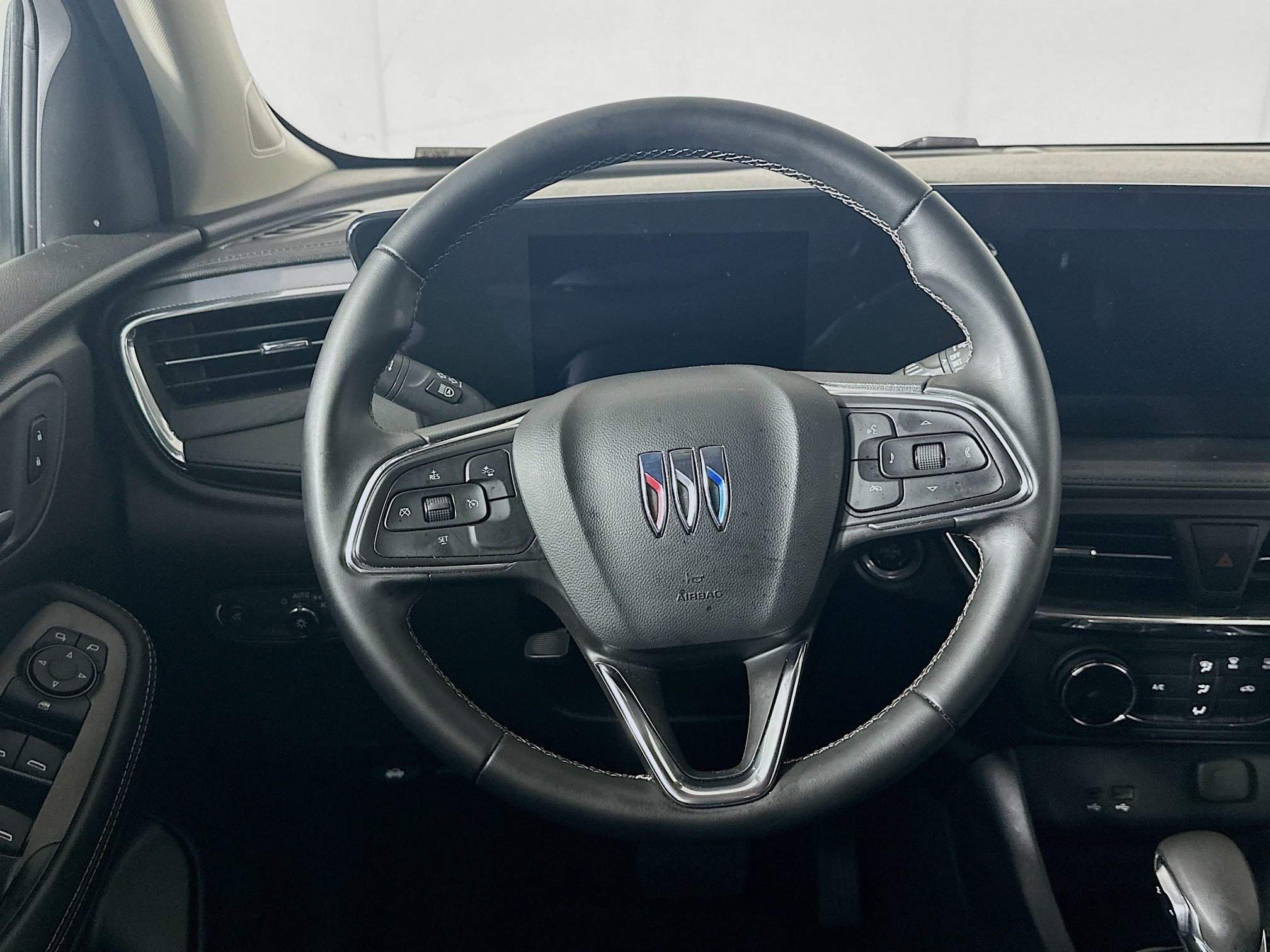 Used 2025 Buick Encore GX Preferred FWD image 18