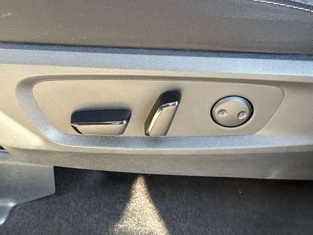 Used 2023 Nissan Pathfinder SV image 21