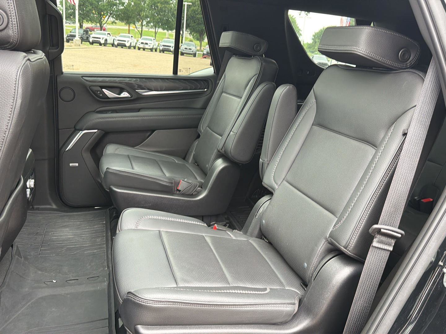 Used 2022 GMC Yukon Denali AWD/4WD image 15