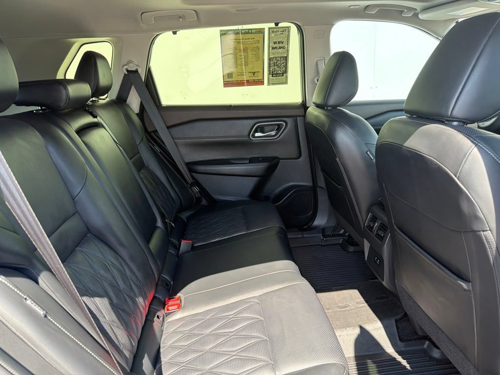 Used 2023 Nissan Rogue Platinum AWD/4WD image 7