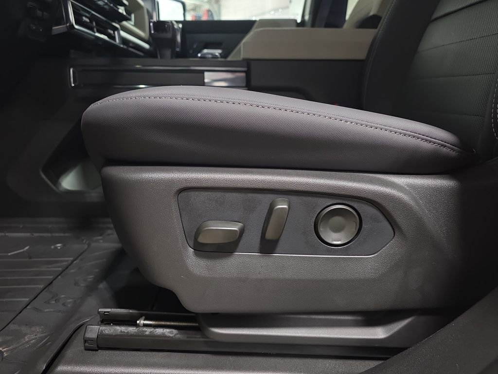 New 2026 GMC Hummer EV SUV w/ LPO, Dark Essentials Package image 30