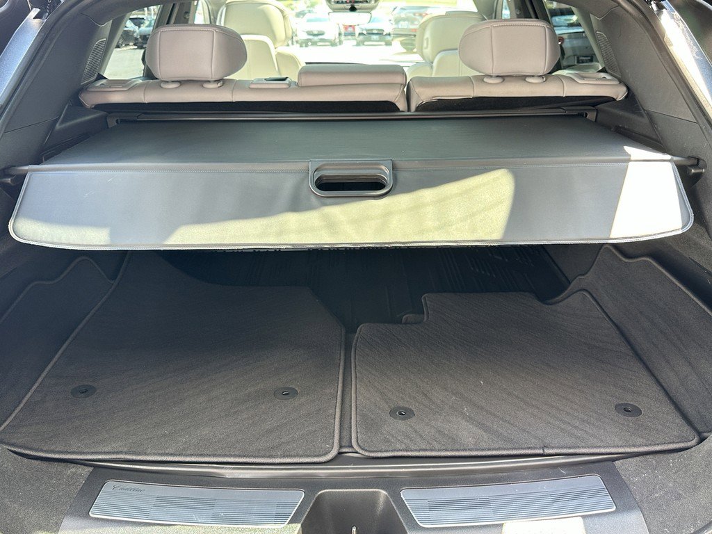 New 2025 Cadillac Lyriq Luxury w/ LPO, Floor Liner Package AWD/4WD image 4
