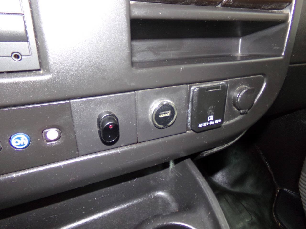 Used 2019 Chevrolet Express 3500 w/ Power Convenience Package RWD image 49