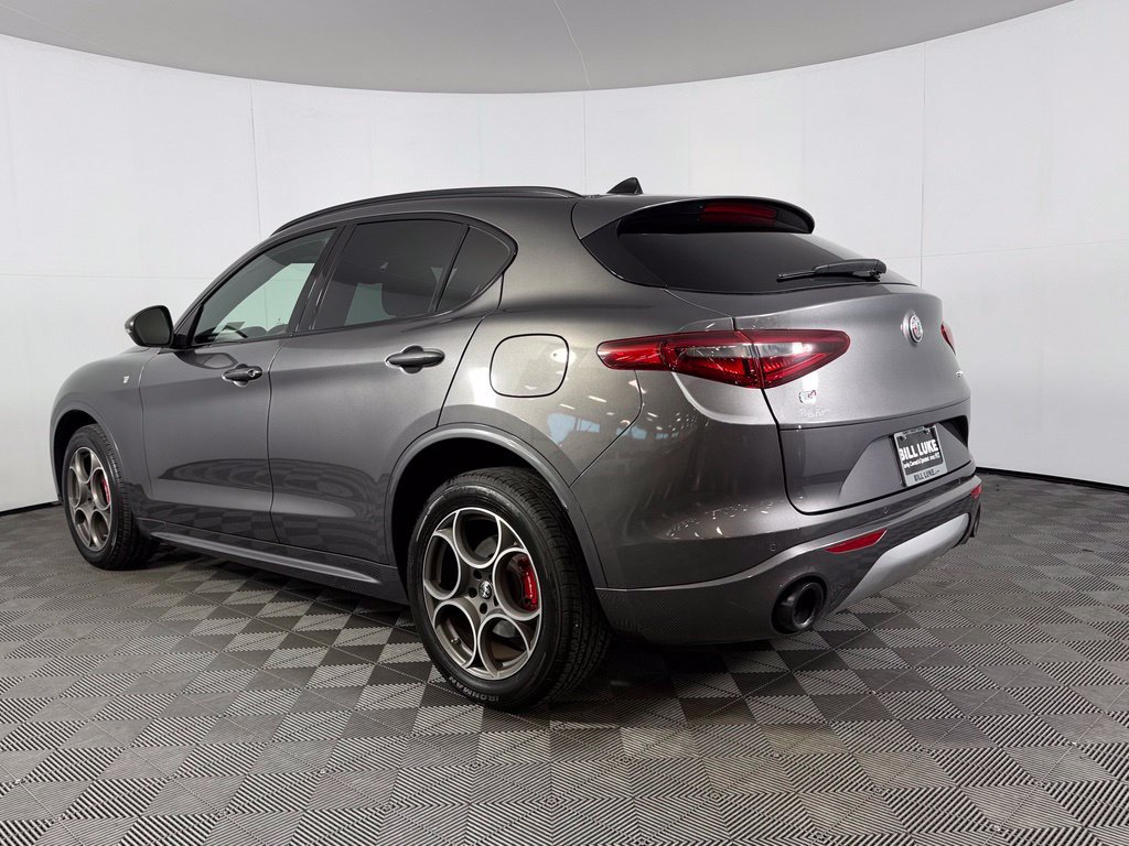 Used 2023 Alfa Romeo Stelvio Ti AWD/4WD image 9