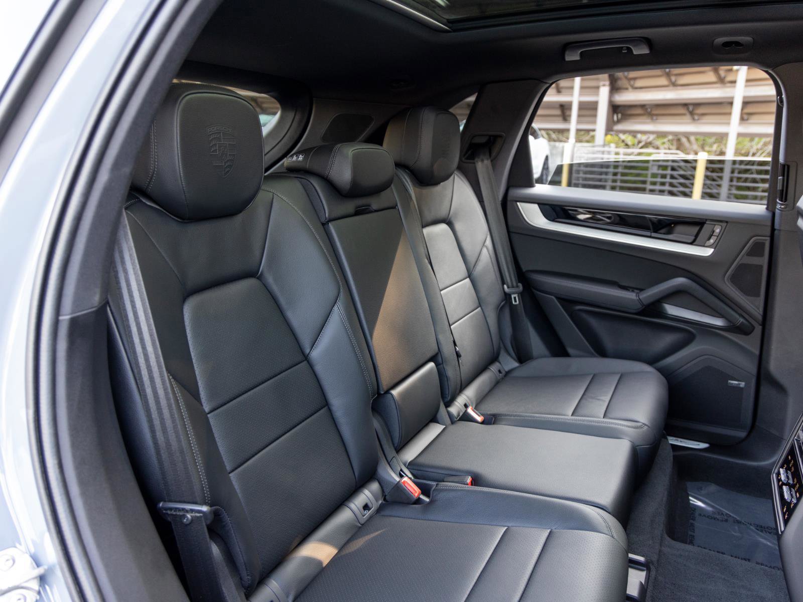 New 2025 Porsche Cayenne E-Hybrid image 47