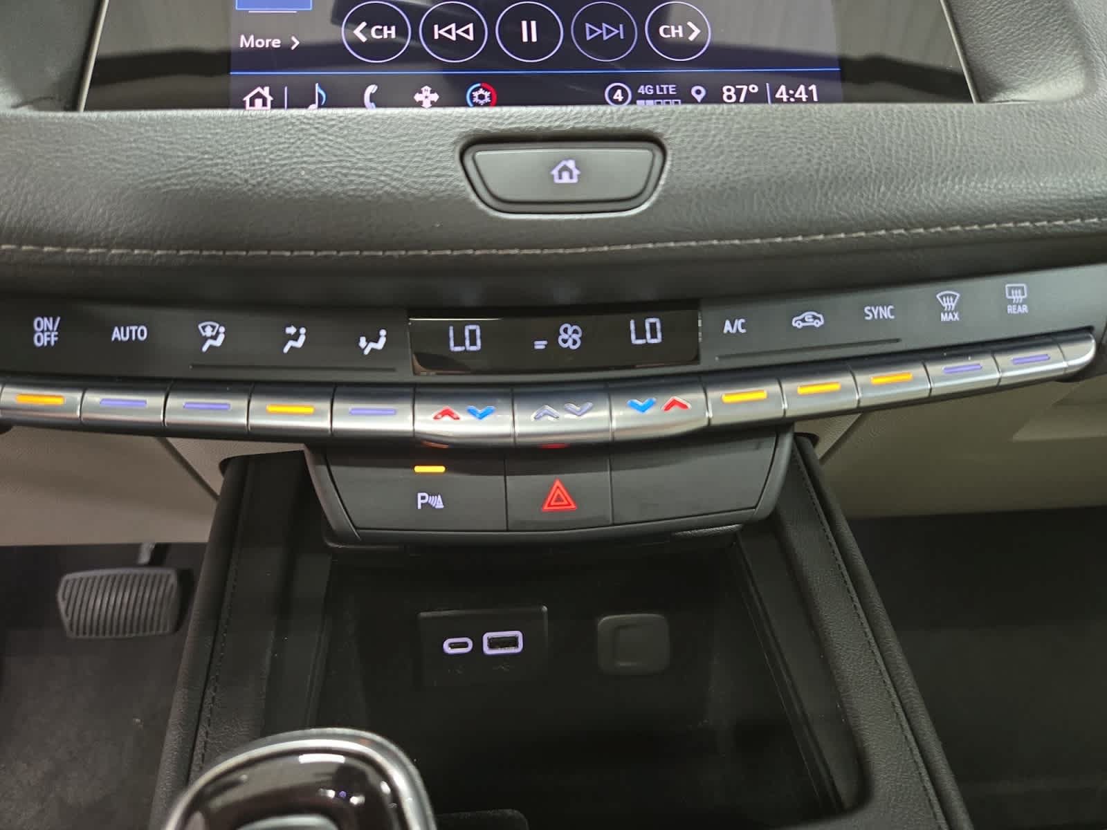 Used 2022 Cadillac XT4 Luxury AWD/4WD image 27