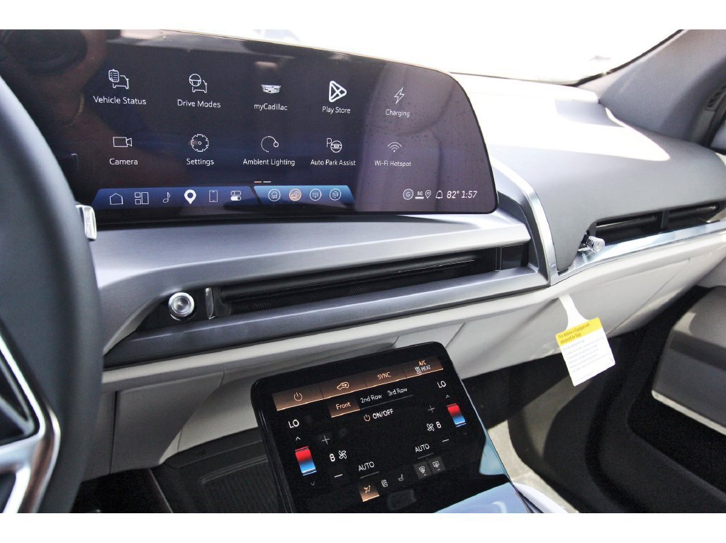 New 2027 Cadillac Vistiq Luxury AWD/4WD image 17