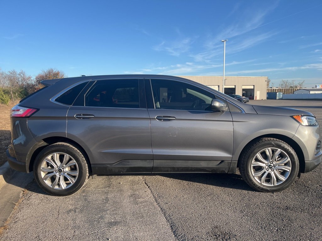 Used 2024 Ford Edge Titanium image 4