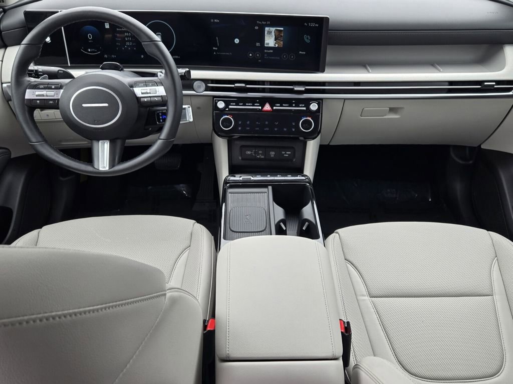 Certified 2025 Hyundai Tucson Limited FWD image 12