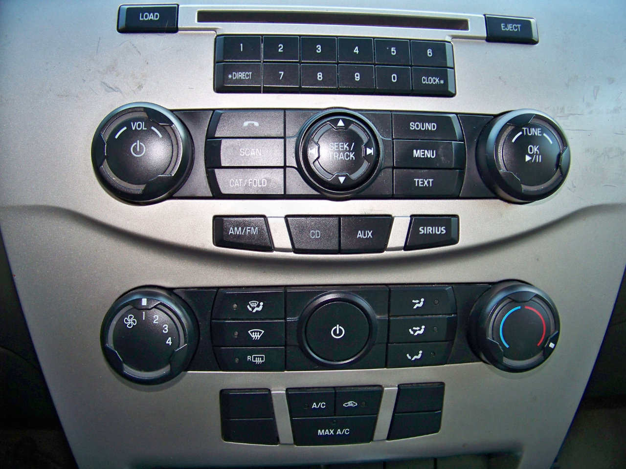 Used 2010 Ford Focus SE image 22